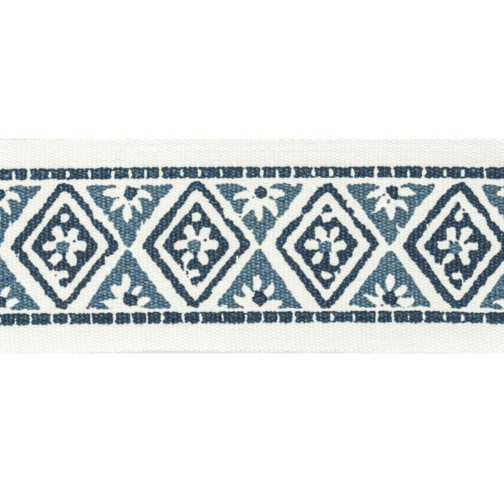 Shenandoah Tape 2 Denim by Stout Trim Stout Trim Shenandoah Tape 2 DenimTrim NATURAL BEAUTY TRIM INDIA </p><p>Repeat: H: 2.500, V: 1.500 2.5 in - Fabric Carolina -