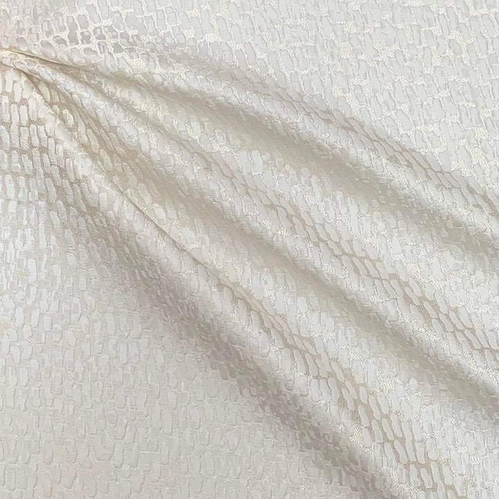 Shonda Snow by Magnolia Fabric - 100% Poly India 25000 Horizontal: 0 and Vertical: 0 55" - Fabric Carolina -