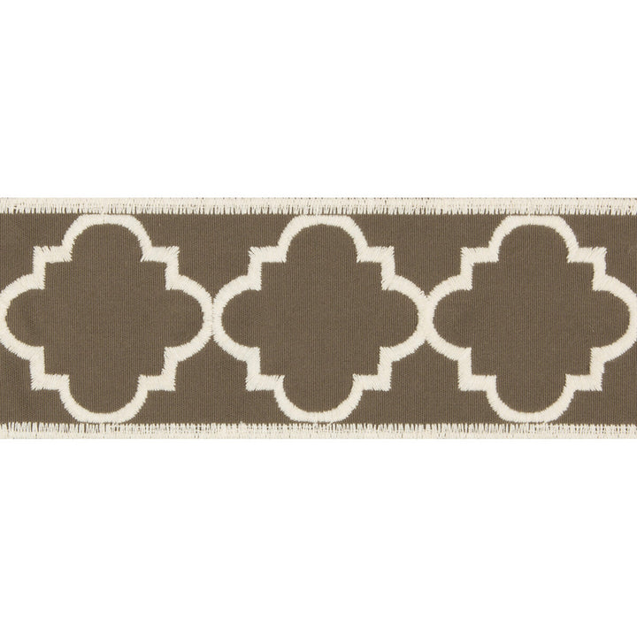 Garden Ogee Bark by Kravet Design Trim Kravet Design Trim Garden Ogee BarkTrim PERFORMANCE TRIM INDOOR/OUTDOOR POLYACRYLIC - 98%;POLYESTER - 2% Germany </p><p>Repeat: H: 3.15, V: 3.7 - Fabric Carolina -