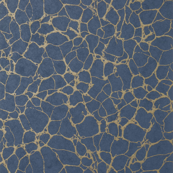 Amato Navy T4019 by Thibaut Wallpaper Thibaut Wallpaper Amato Navy T4019Wallpaper Surface Resource Non Woven Wallpaper U.S.A. </p><p>Repeat: V: 25.25 27 - Fabric Carolina -