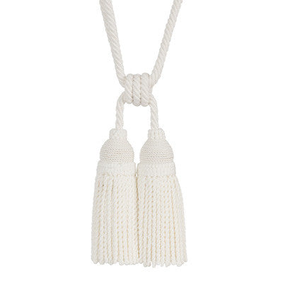 T8012112.1.0 by Brunschwig & Fils Trim Brunschwig & Fils Trim T8012112.1.0Trim LE COEUR PASSEMENTERIE VISCOSE - 70%;COTTON - 20%;WOOD - 10% France </p><p>Repeat: H: , V: 35 - Fabric Carolina -
