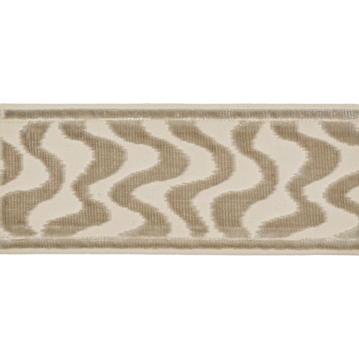 Jourdain Tape Pearl by Brunschwig & Fils Trim Brunschwig & Fils Trim Jourdain Tape PearlTrim L'ATELIER MODERNE COTTON - 56%;VISCOSE - 44% India </p><p>Repeat: H: , V: 3.25 - Fabric Carolina -