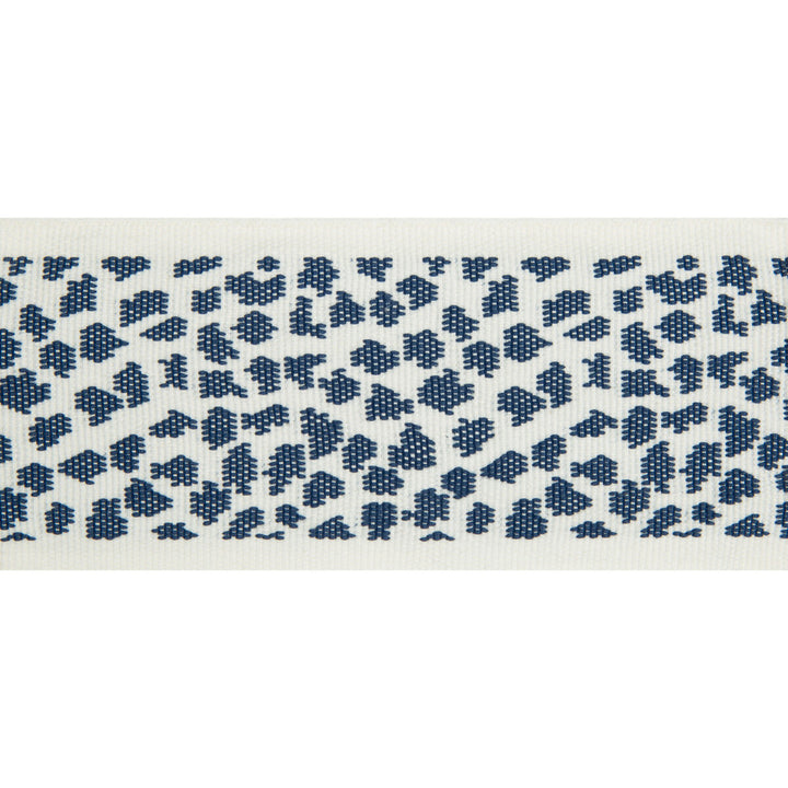 Laborie Tape Marine by Brunschwig & Fils Trim Brunschwig & Fils Trim Laborie Tape MarineTrim EN VACANCES POLYOLEFIN - 100% United Kingdom </p><p>Repeat: H: 0, V: 2.5 2.06 - Fabric Carolina -