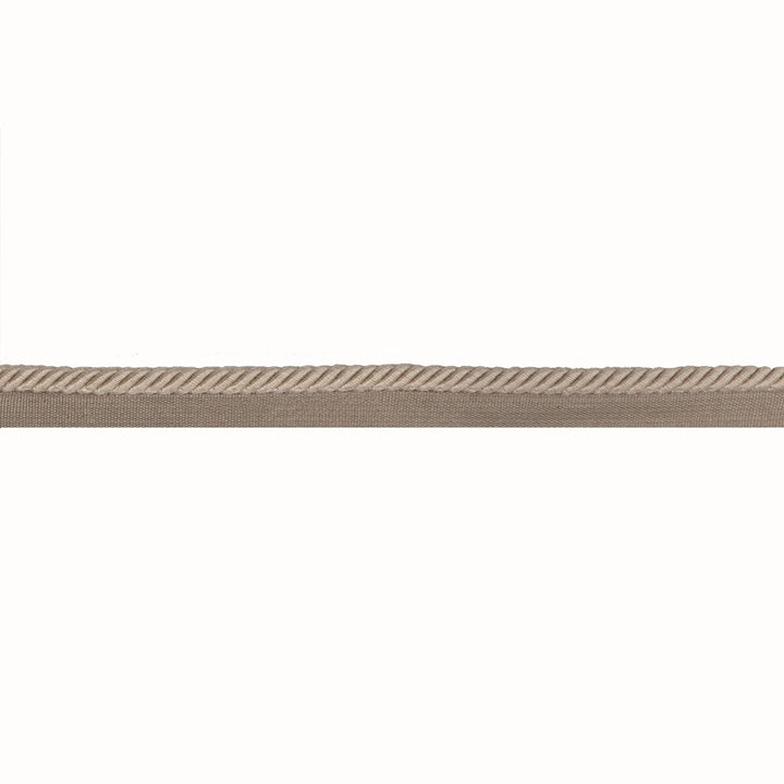Barodet Cord Dove by Brunschwig & Fils Trim Brunschwig & Fils Trim Barodet Cord DoveTrim PASSEMENTERIE VOLUME I COTTON - 60%;VISCOSE - 40% France </p><p>Repeat: H: 0, V: 0 0.32 - Fabric Carolina -