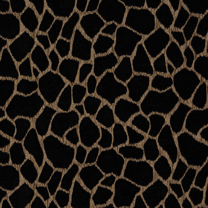 Tariff 1 Onyx by Marcus William Fabric 61%POL 39%SVI TURKEY MARTINDALE WEAR TEST (18 000 CIRCULAR RUBS) Horizontal: 13.5 and Vertical: 15.375 55 in - Fabric Carolina -