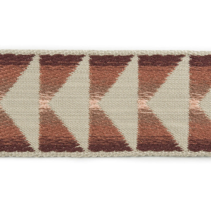 Lee Jofa Modern Tl10127-917 by Lee Jofa Modern Trim Lee Jofa Modern Trim Lee Jofa Modern Tl10127-917Trim KELLY WEARSTLER COLLECTION VISCOSE - 100% France </p><p>Repeat: H: , V: 2.5 - Fabric Carolina -