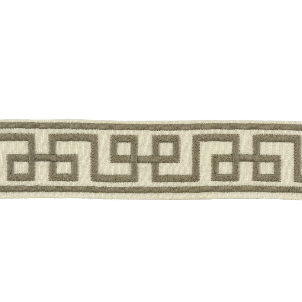Siene Tape Grey by Lee Jofa Trim Lee Jofa Trim Siene Tape GreyTrim SUZANNE KASLER COLLECTION II POLYESTER - 100% India </p><p>Repeat: H: 1.77, V: 5.12 1.75 - Fabric Carolina -