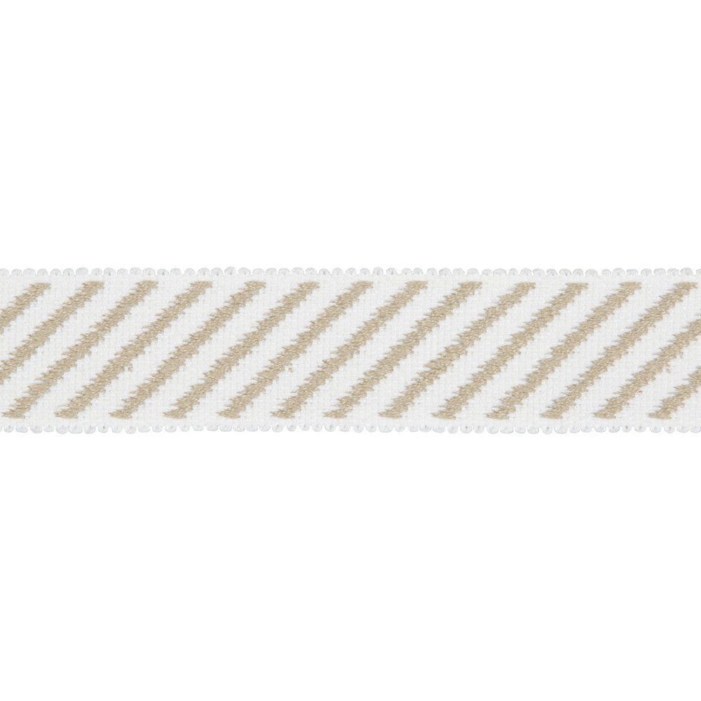 Cabana Salt/Beach by Lee Jofa Modern Trim Lee Jofa Modern Trim Cabana Salt/BeachTrim KELLY WEARSTLER TRIMMINGS III LINEN - 100% China </p><p>Repeat: H: 0.43, V: 0 1.13 - Fabric Carolina -