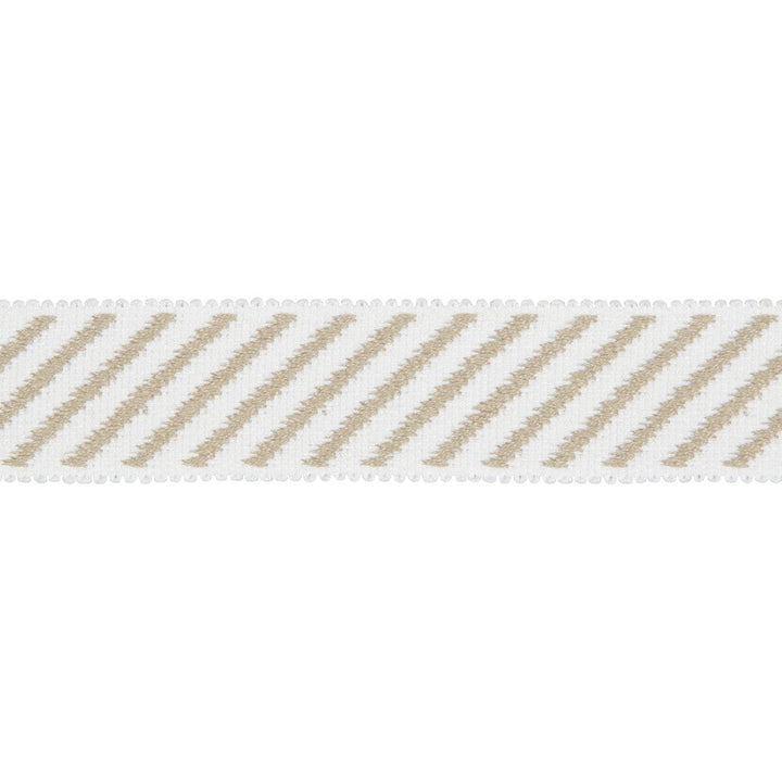 Cabana Salt/Beach by Lee Jofa Modern Trim Lee Jofa Modern Trim Cabana Salt/BeachTrim KELLY WEARSTLER TRIMMINGS III LINEN - 100% China </p><p>Repeat: H: 0.43, V: 0 1.13 - Fabric Carolina -