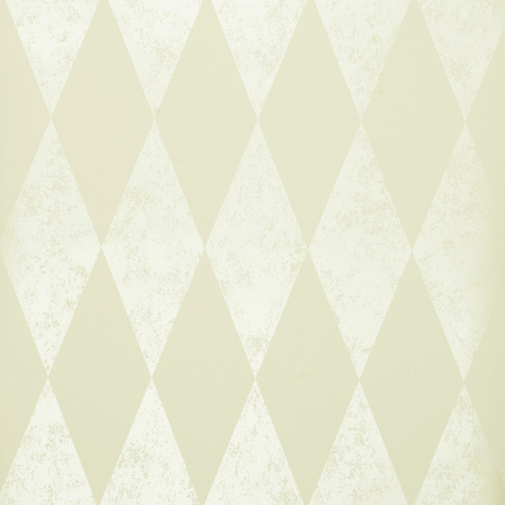 Tortola Pearl by Clarke And Clarke Wallcovering Clarke And Clarke Wallcovering Tortola PearlWallcovering CLARKE & CLARKE COLONY Belgium </p><p>Repeat: H: 0, V: 20.875 20.875 - Fabric Carolina -