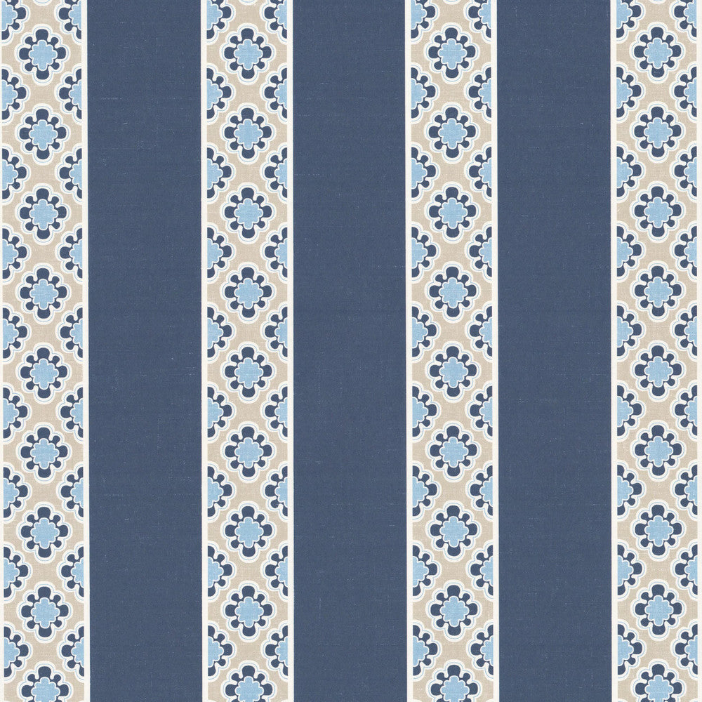 W06Vl Entice 4 Navy by Aoc Wallcovering Aoc Wallcovering W06Vl Entice 4 NavyWallcovering THE ART OF COLOR HERITAGE WALLPAPER II 100%PA USA </p><p>Repeat: H: 5.375, V: 2.000 27 in - Fabric Carolina -