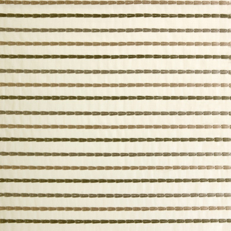 White Caps # 205 Espuma by Maxwell Fabric 39% VISCOSE 37% COTTON
24% POLYESTER INDIA </p><p>Repeat: Horizontal: H-0.4 and Vertical: V-2 54.3" - Fabric Carolina -