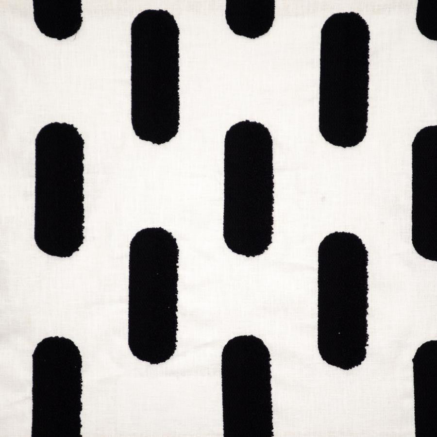 Ximena # 435 Zebra by Maxwell Fabric Color Theory-Vol. Ix Birchbark 45% ACRYLIC
38% COTTON
14% POLYESTER
3% LINEN EMB. - 100% ACRYLIC INDIA V-6.5" H-7.5" 54"EMB.52" - Fabric Carolina -