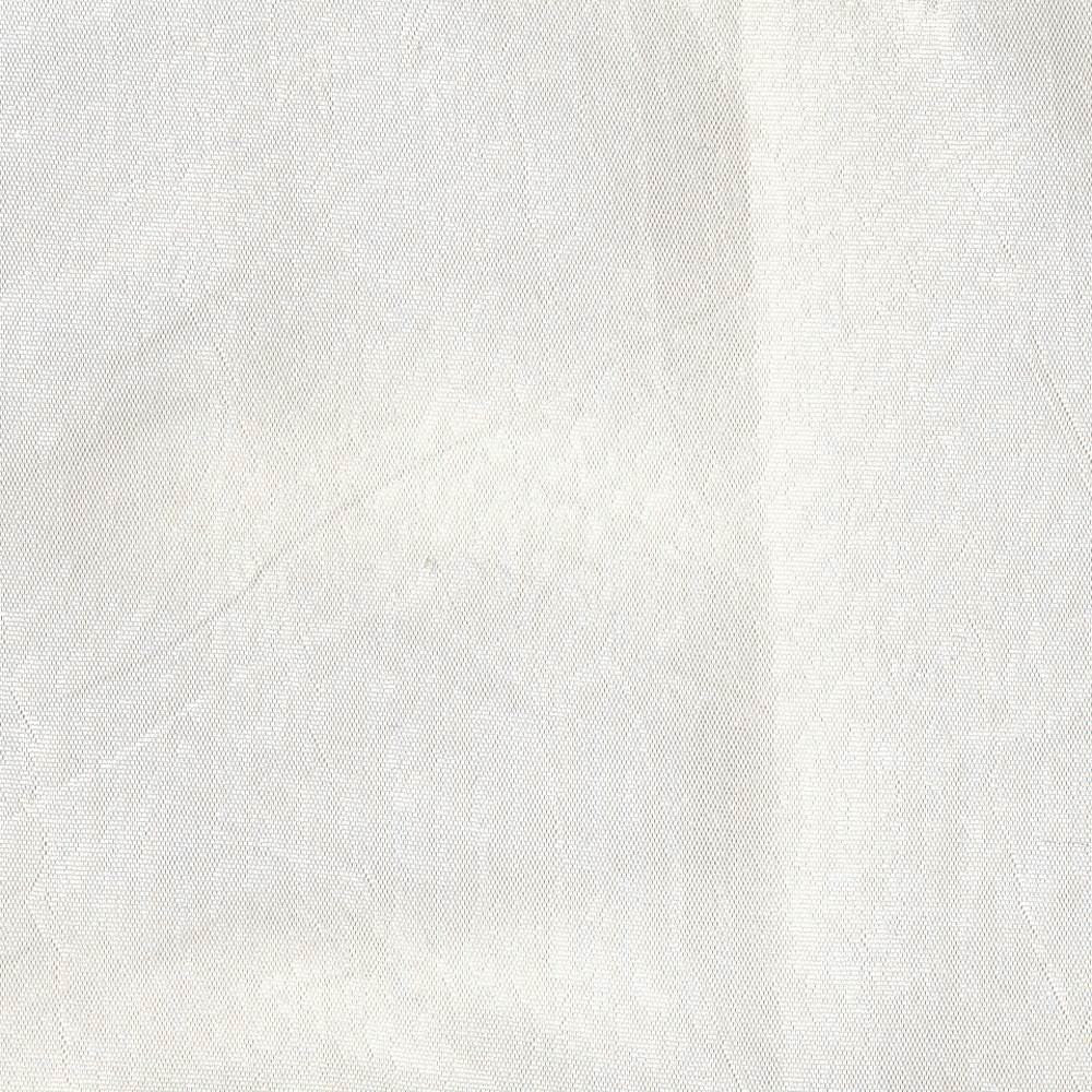 Canton Silk Arctic by Kasmir Fabric 1405 54% Nylon
46% Polyester
 CHINA </p><p>Repeat: Horizontal: N/A and Vertical: N/A 54 - Fabric Carolina -