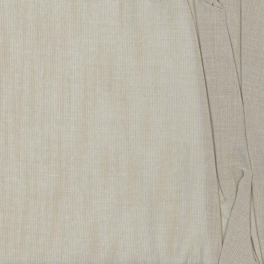 Middle Coast Greystone by Carole Fabric 100% Polyester Turkey N/A Horizontal: 0 and Vertical: 0 130 - Fabric Carolina -