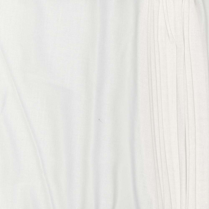 Cloudy Skies Winter White by Carole Fabric 67% Polyester, 33% Cotton France N/A Horizontal: 0 and Vertical: 0 118 - Fabric Carolina -