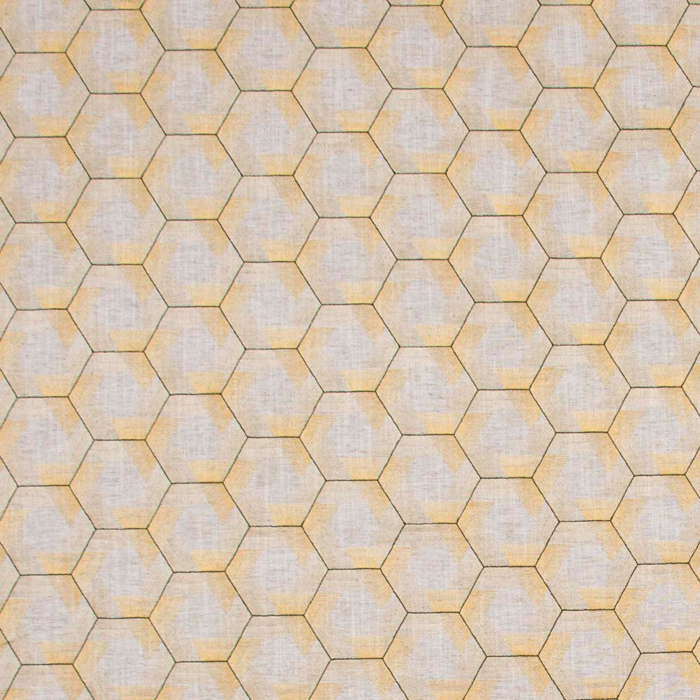 Still Love Me Ore by Carole Fabric Modern Edge 82% Polyester, 11% Cotton, 7% Linen India N/A Horizontal: 5.25 and Vertical: 3.25 53.5 - Fabric Carolina -