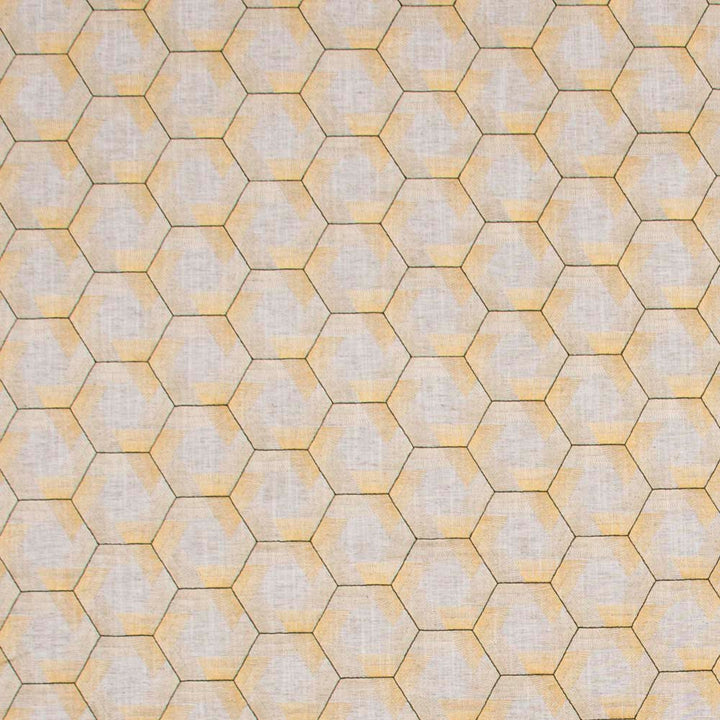 Still Love Me Ore by Carole Fabric Modern Edge 82% Polyester, 11% Cotton, 7% Linen India N/A Horizontal: 5.25 and Vertical: 3.25 53.5 - Fabric Carolina -