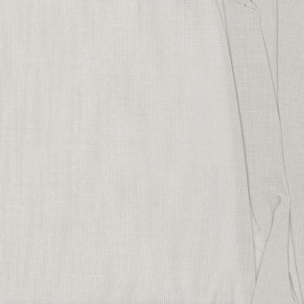 Middle Coast Ash by Carole Fabric 100% Polyester Turkey N/A Horizontal: 0 and Vertical: 0 130 - Fabric Carolina -