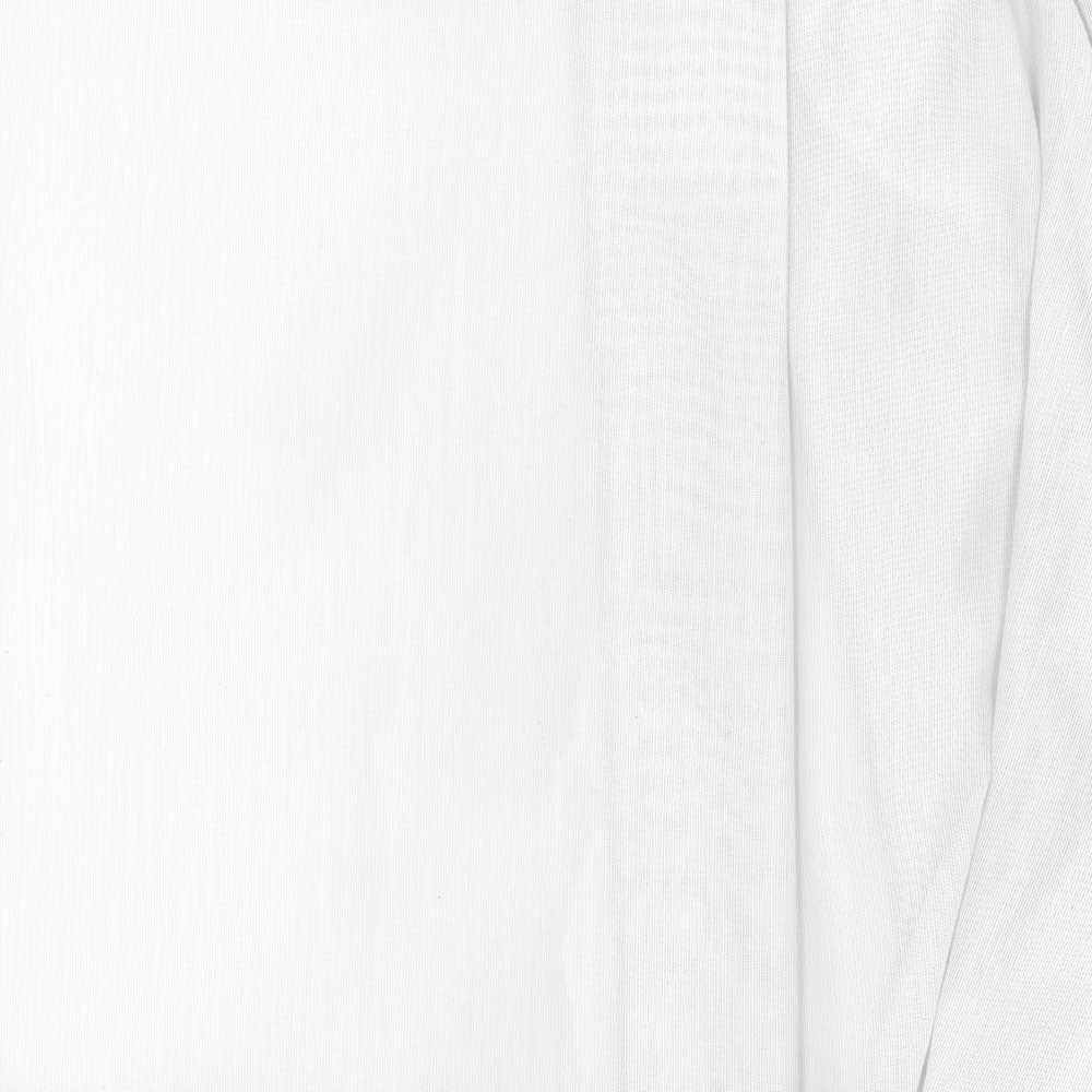 Afloat Winter White by Carole Fabric 100% Polyester Turkey N/A Horizontal: 0 and Vertical: 0 118 - Fabric Carolina -