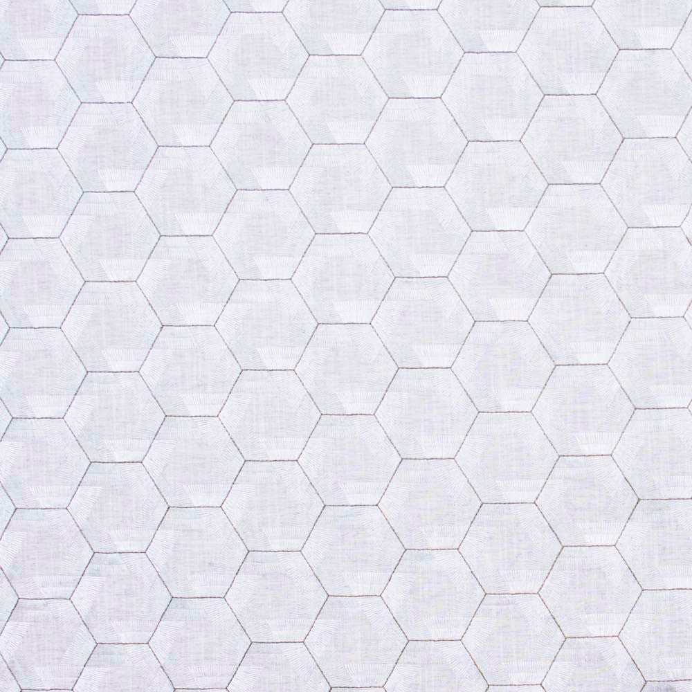 Still Love Me Platinum by Carole Fabric Modern Edge 82% Polyester, 11% Cotton, 7% Linen India N/A Horizontal: 5.25 and Vertical: 3.25 53.5 - Fabric Carolina -