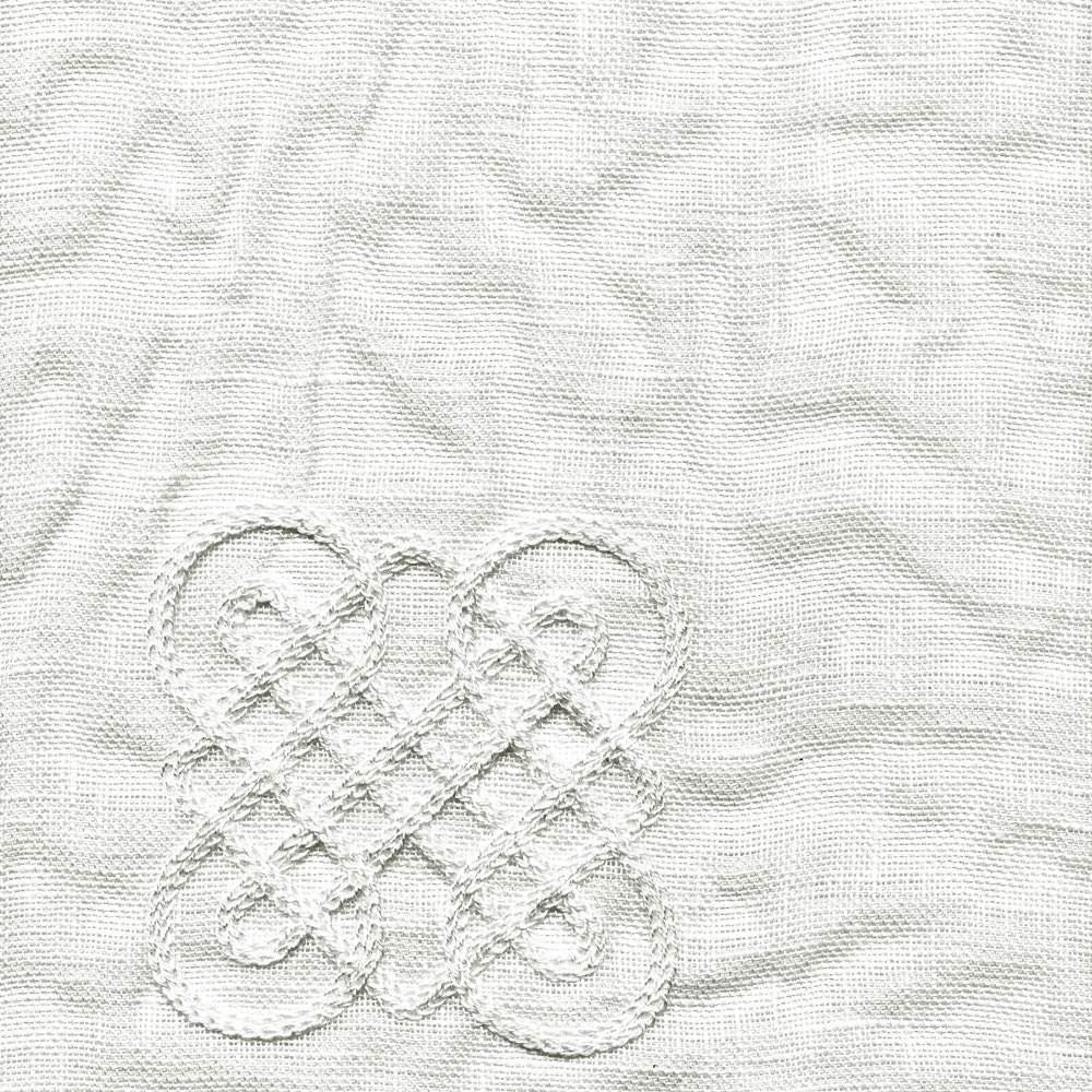 Guillaume Snow by Kasmir Fabric 1374 100% Linen
Embroidery
100% Rayon
 INDIA Not Tested Horizontal: 13 4/8 inches and Vertical: 7 4/8 inches 54 - Fabric Carolina -