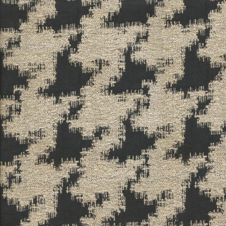 Hounder Pepper by Kasmir Fabric 1369 100% Cotton
 USA </p><p>Repeat: Horizontal: 6 6/8 inches and Vertical: 3 4/8 inches 54 - Fabric Carolina -