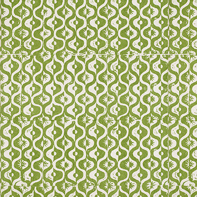 Small Medallion Wp Fern by Lee Jofa Wallcovering