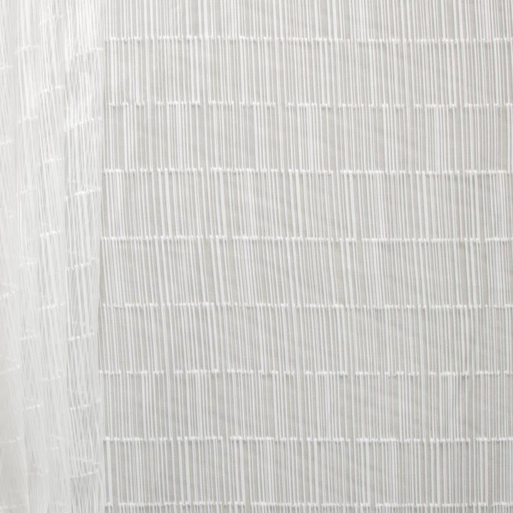 Peggy Snow by Kasmir Fabric 1465 100% Polyester
 CHINA </p><p>Repeat: Horizontal: 4 1/8 inches and Vertical: 2 inches 118 - Fabric Carolina -
