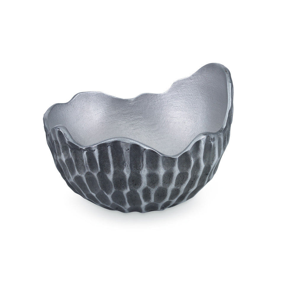 Quarry Bowl, Silver QR-19037.SILVER.0 by CuratedKravet CuratedKravet An aluminum pinched bowl detailed with a matte silver interior and an antiqued exterior finish. India DUST LIGHTLY. </p><p>Dimensions: Length 5.5, Height 4, Width 5.5 Metal - 100% - Fabric Carolina -