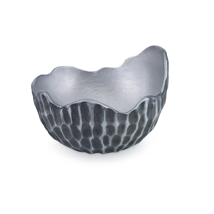 Quarry Bowl, Silver QR-19037.SILVER.0 by CuratedKravet CuratedKravet An aluminum pinched bowl detailed with a matte silver interior and an antiqued exterior finish. India DUST LIGHTLY. </p><p>Dimensions: Length 5.5, Height 4, Width 5.5 Metal - 100% - Fabric Carolina -