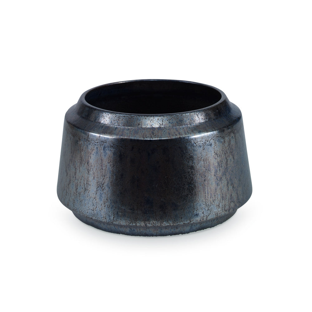Valongo Bowl QR-19135.BLKREACT.0 by CuratedKravet CuratedKravet An earthenware bowl featuring a reactive stone glaze. Due to the nature of the glaze, each vase is to be considered unique. Portugal DUST LIGHTLY. </p><p>Dimensions: Length 8.25, Height 4.75, Width 8.25 Ceramic - 100% - Fabric Carolina -